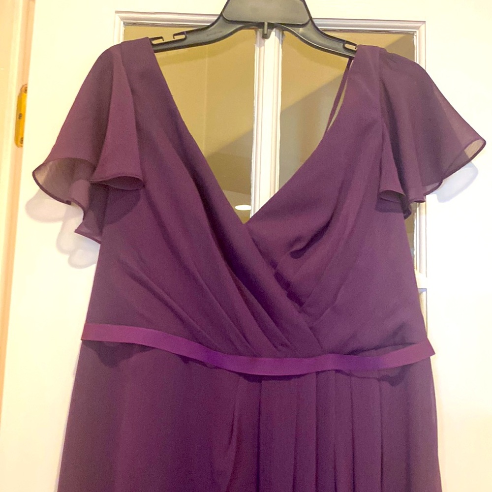 David's Bridal Plum V-Neck Flutter Sleeve Wedding Dress